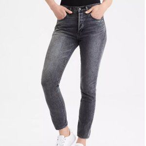 HIGH-WAISTED GIRLFRIEND JEAN